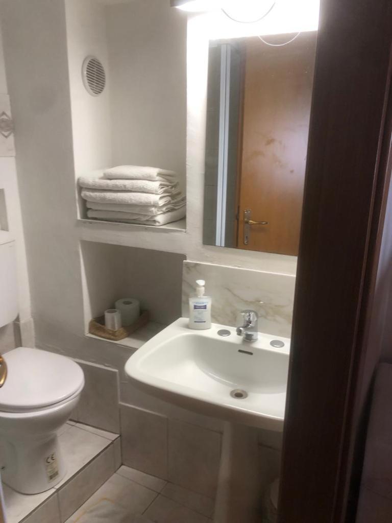 Lovely 1 Room Bedroom Loft, 20 Mins To Bgy Airport Pradalunga 外观 照片